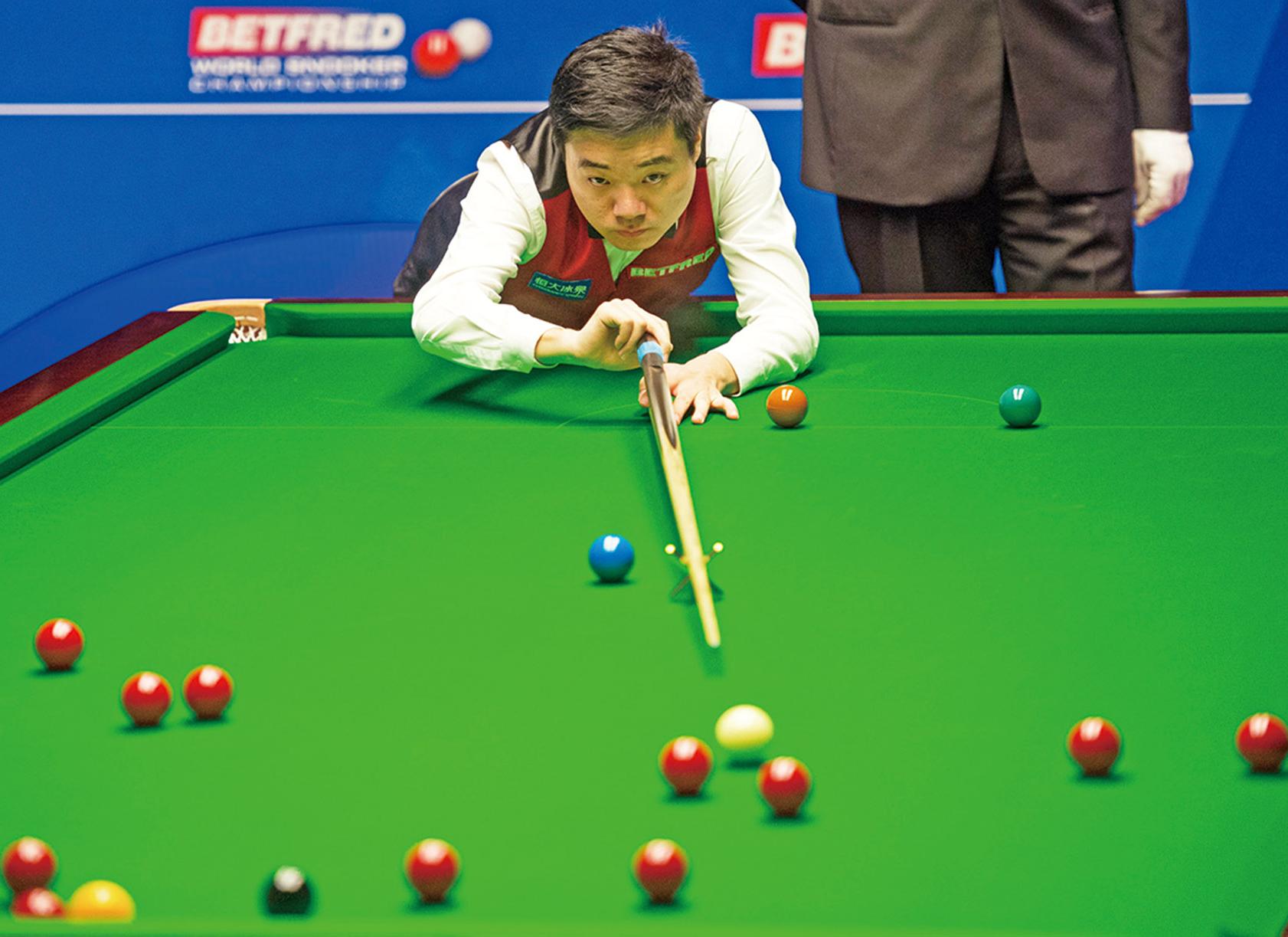 在众多足球 在众多足球