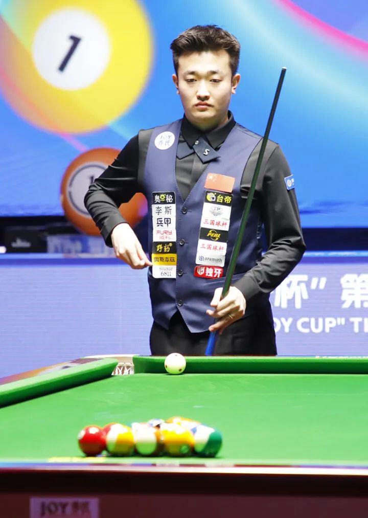 局和球员出 局和球员出