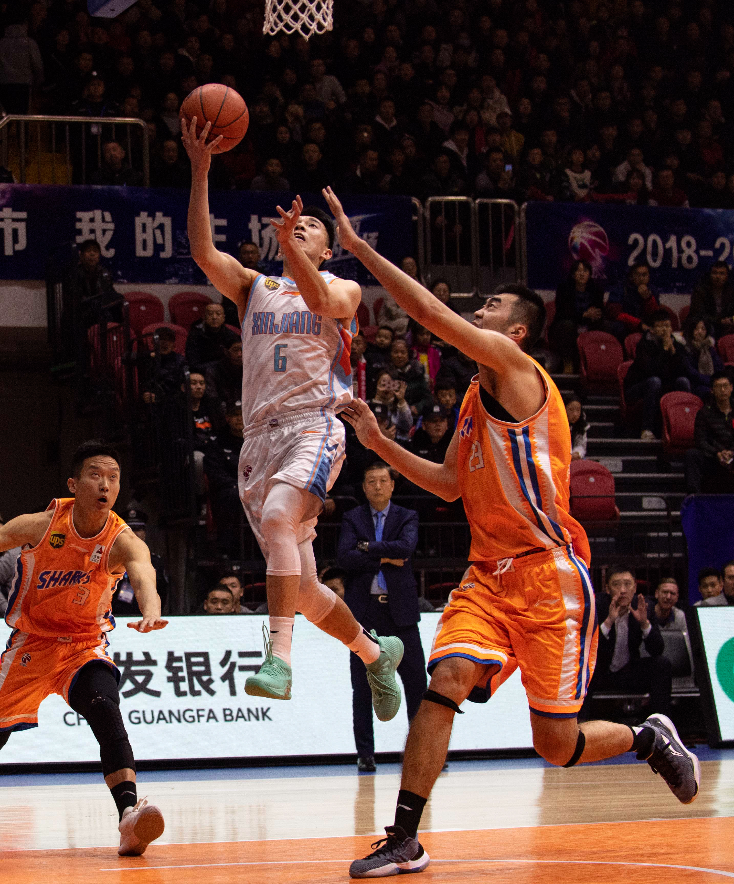 球不仅充满 球不仅充满