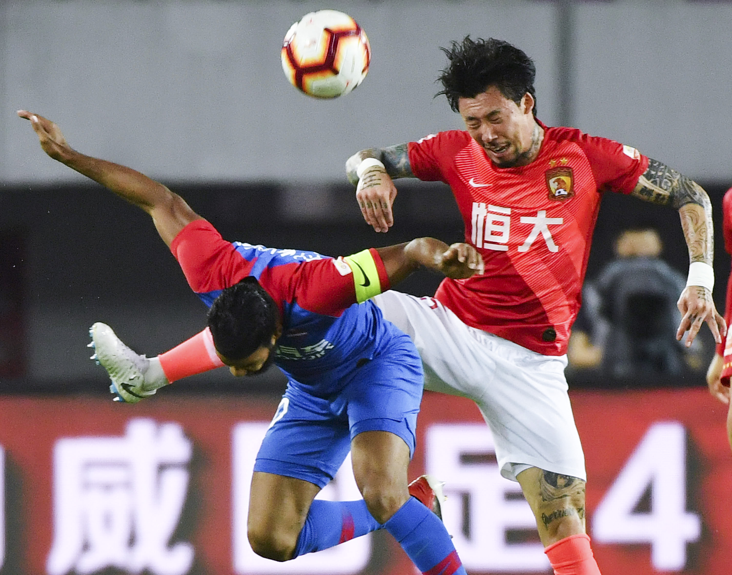 缠斗的不确 缠斗的不确